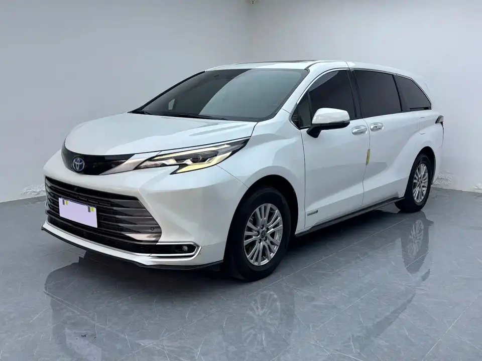 Toyota Sienna 2.5L Hybrid Premium Edition 2022