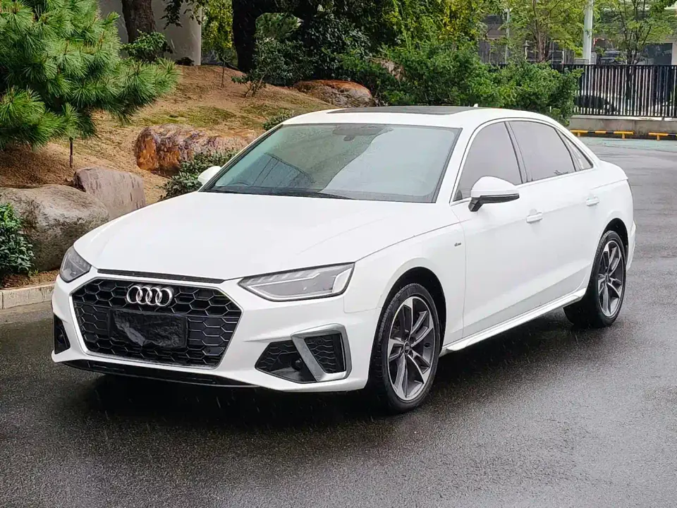 Audi A4L 40 TFSI quattro Luxury Sport 2023