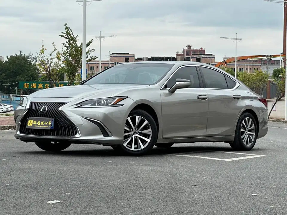 Lexus ES 200 Excellence 2019