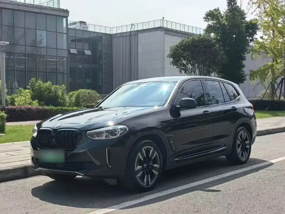 BMW iX3 Leading 2021