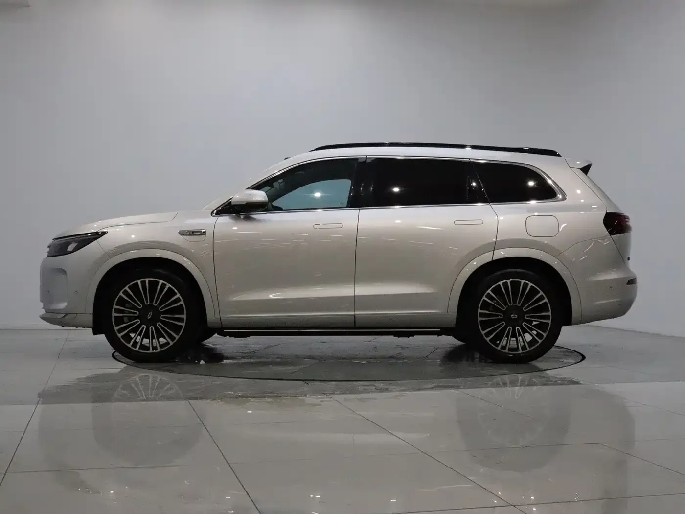 AITO Wenjie AITO M7 1.5T Smart AWD Max Edition 5-Seater 2023 — фото 8