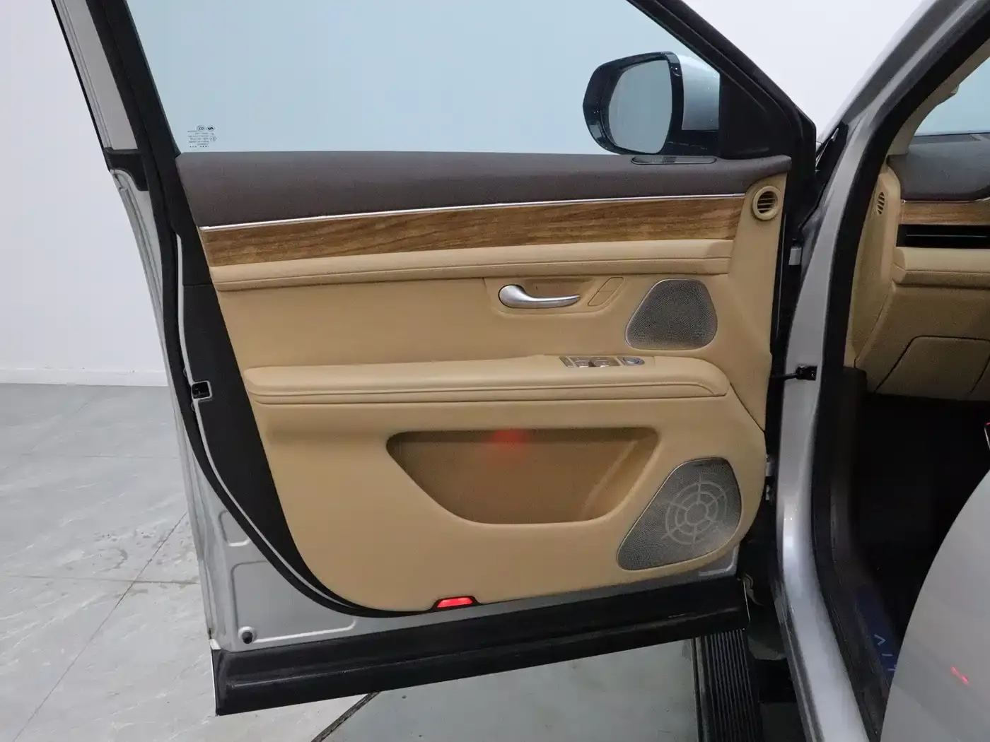AITO Wenjie AITO M7 1.5T Smart AWD Max Edition 5-Seater 2023 — фото 15