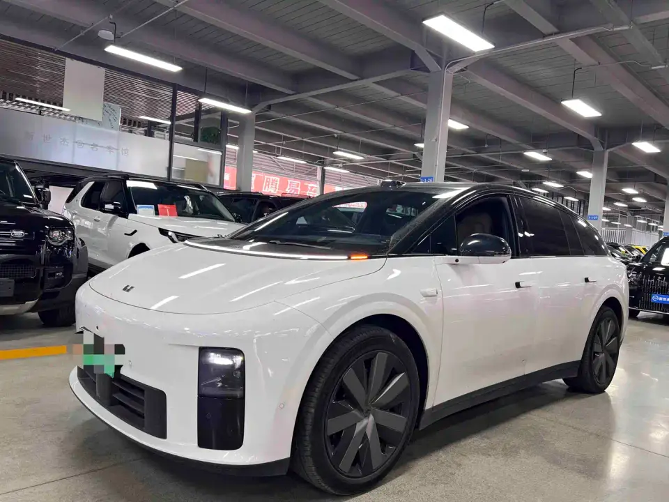 Li Auto i6 4WD Base Model 2026