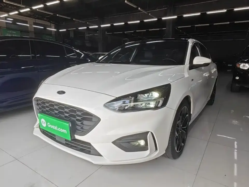 Ford Focus Sedan EcoBoost 180 Automatic ST Line 2020
