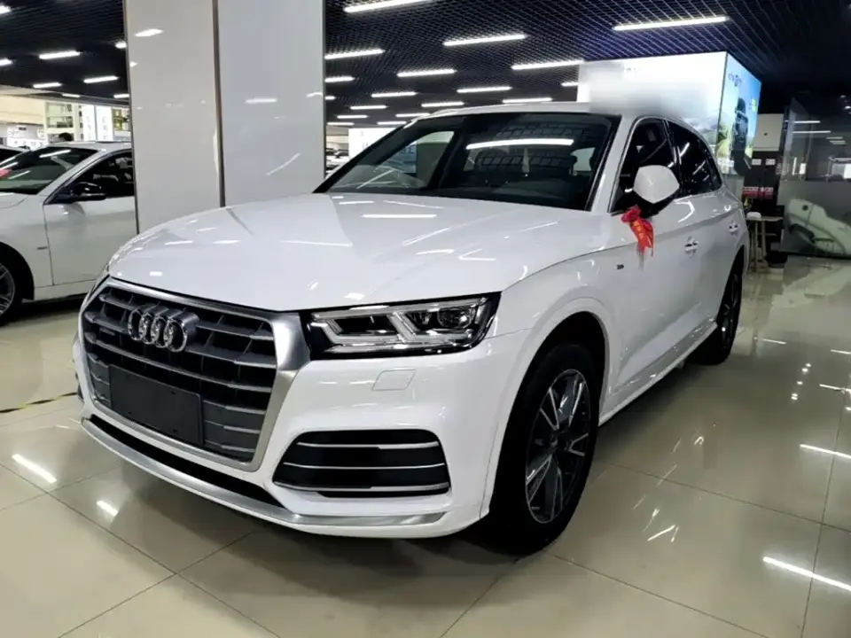 Audi Q5L Facelift 40 TFSI Honor Fashion 2021