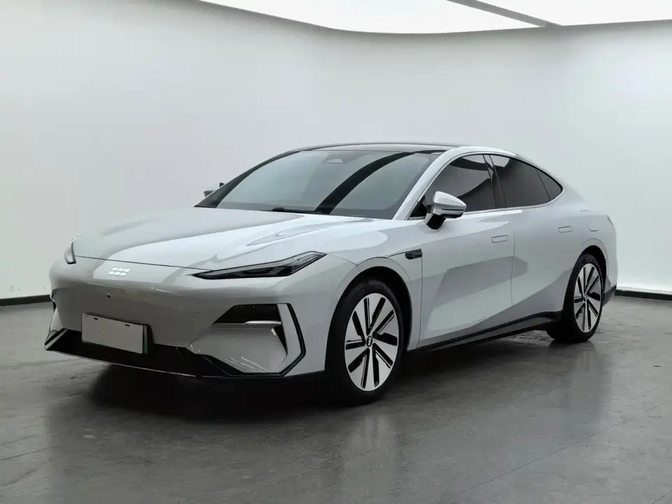 Geely Galaxy Galaxy E8 665km RWD Starship Voyager Edition 2024