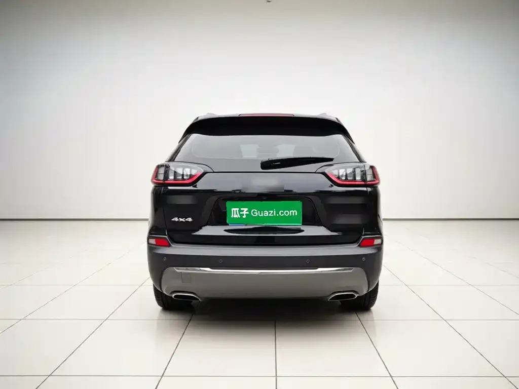 Jeep Cherokee 2.0T 2WD Smart Edition China V 2019 — фото 3