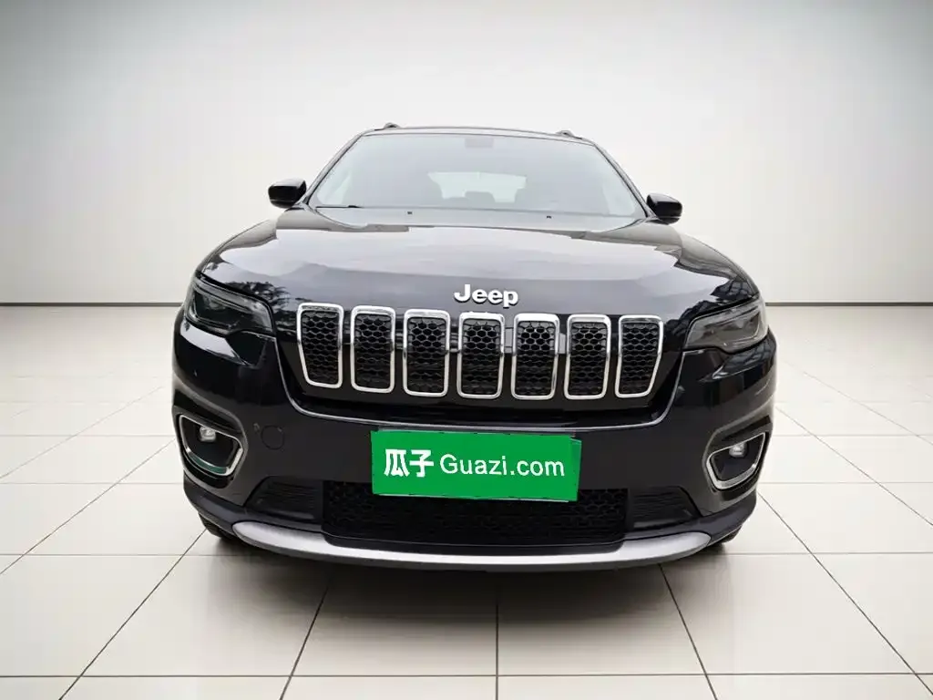 Jeep Cherokee 2.0T 2WD Smart Edition China V 2019 — фото 2