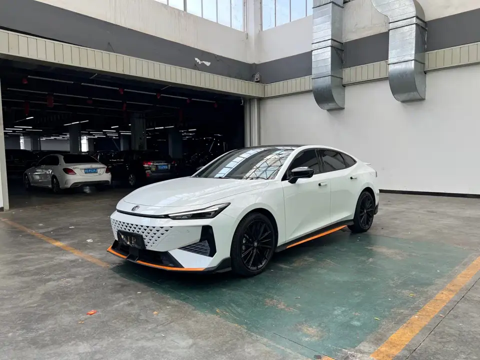 Changan UNI-V 1.5T Deluxe Sport 2024