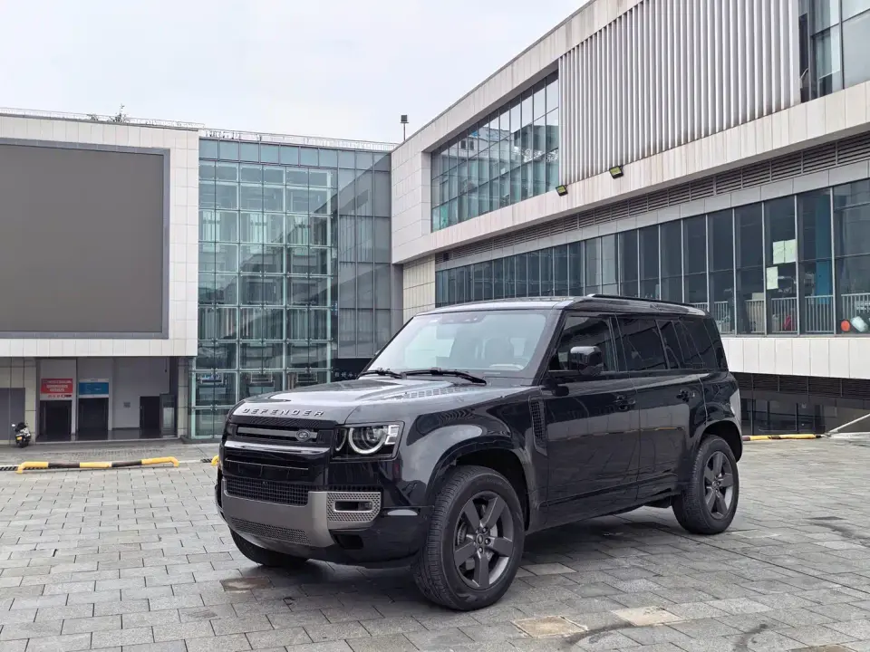 Land Rover Defender 110 3.0T P400 -Dynamic HSE 2025