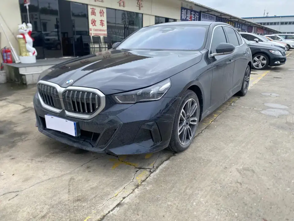 BMW 5 Series 530Li Leading M Sport Package 2025