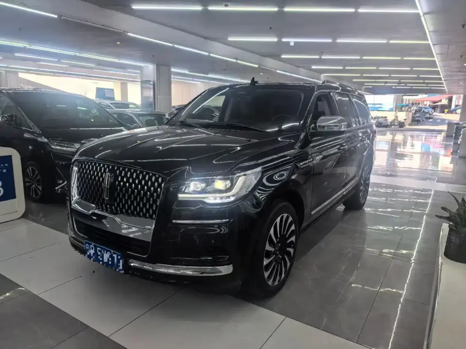 Lincoln Navigator 3.5T Black Gold Presidential Edition 2023