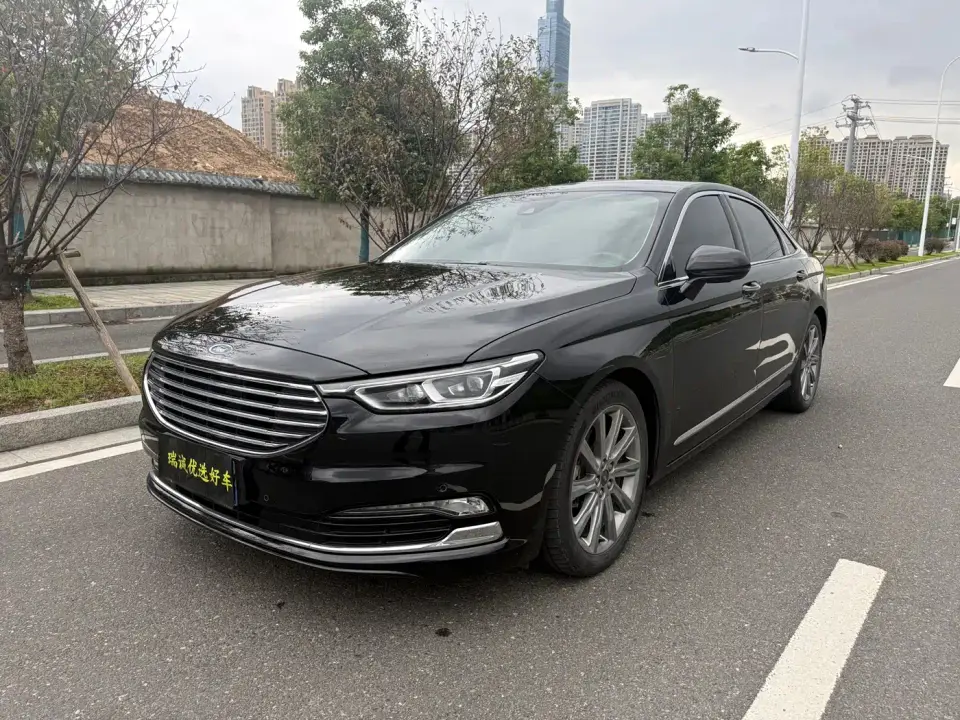 Ford Taurus EcoBoost 245 Premium Edition 2022