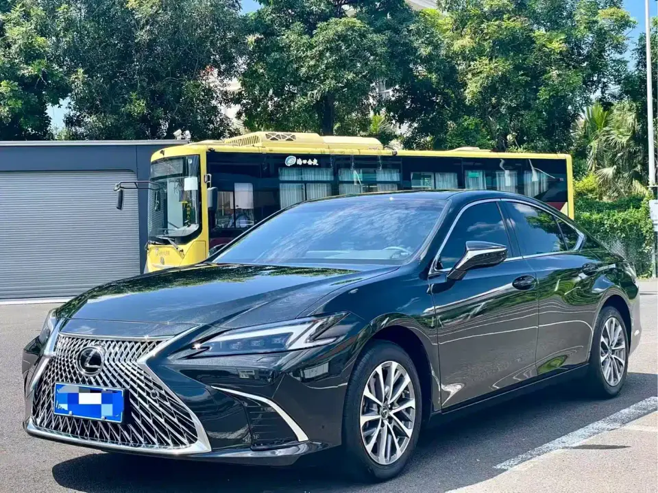 Lexus ES 200 Ultimate Edition 2026