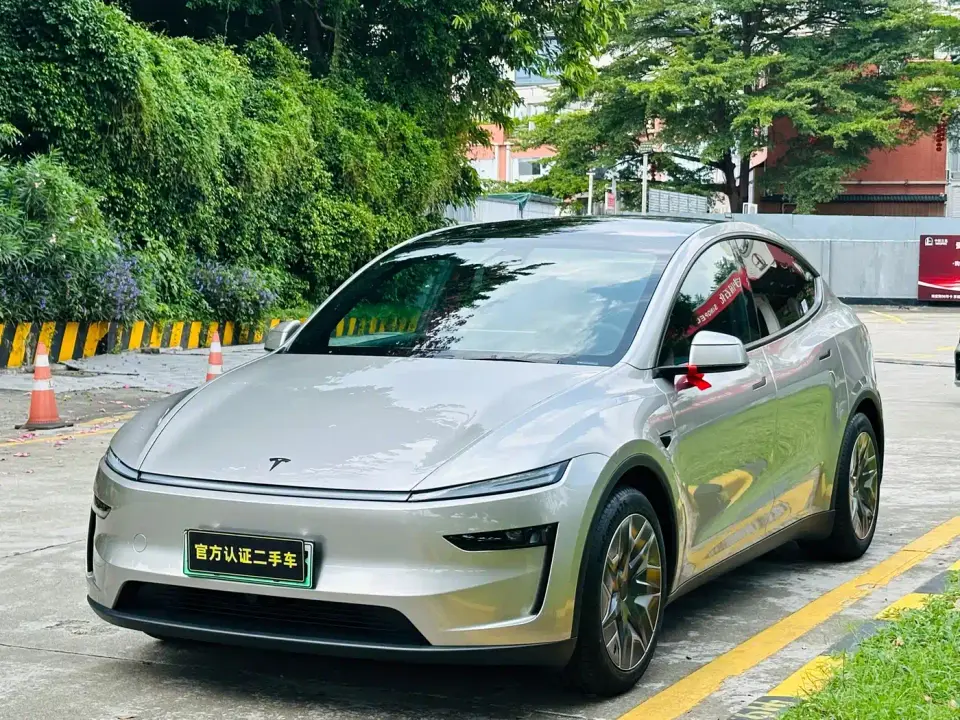Tesla Model Y L Facelift Long Range AWD 2026