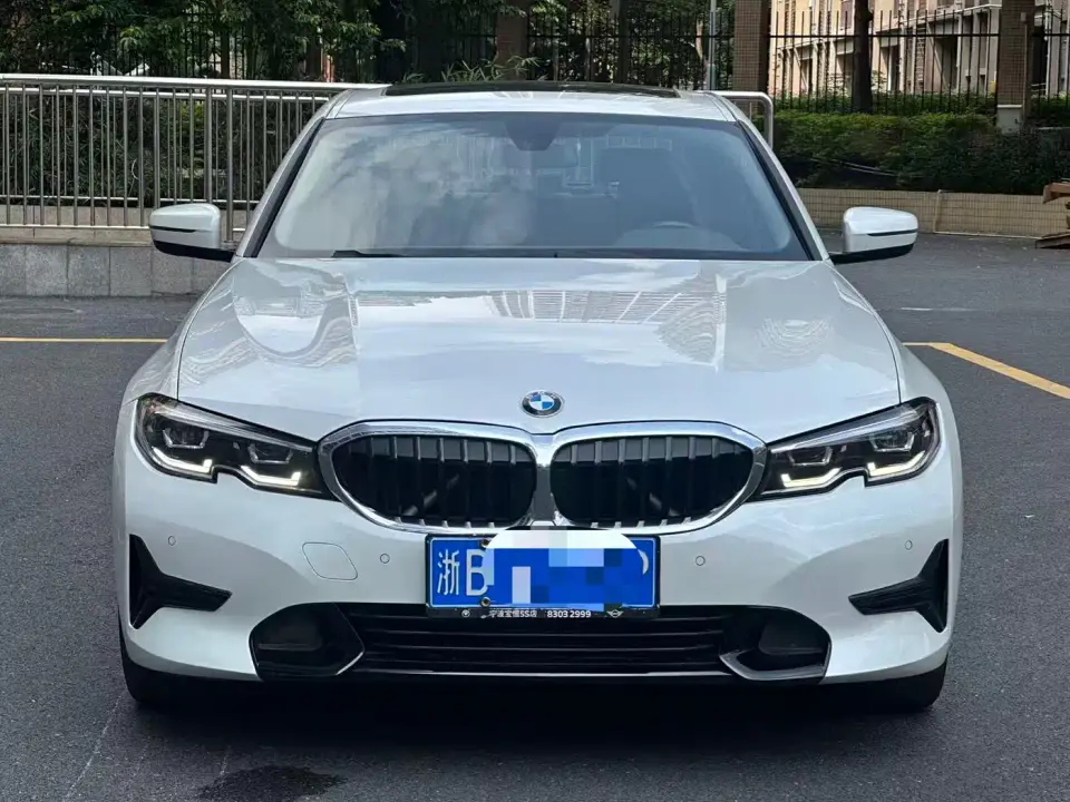 BMW 3 Series 320i Sport Package 2022