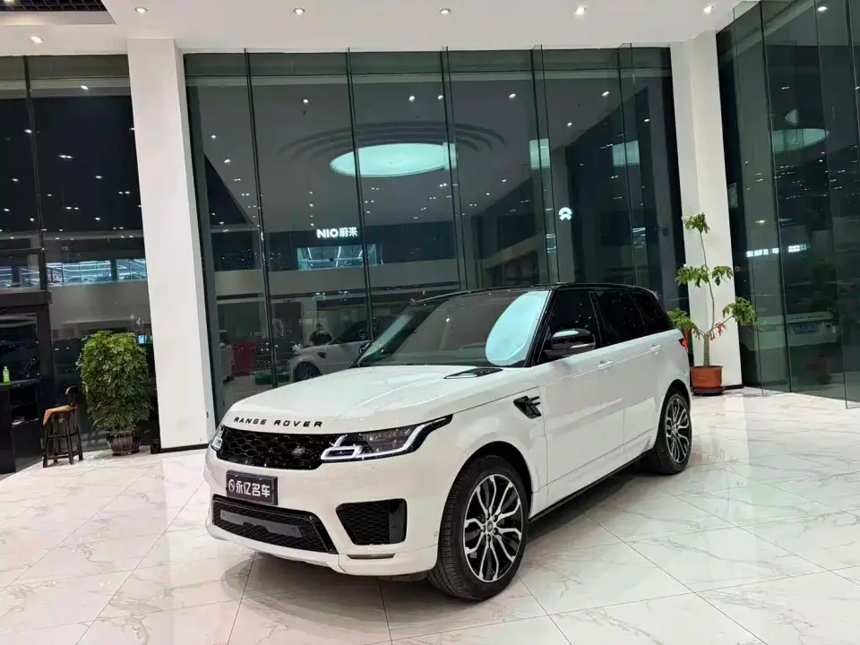 Land Rover Range Rover Sport 3.0 L6 Gloss Black Edition 2022