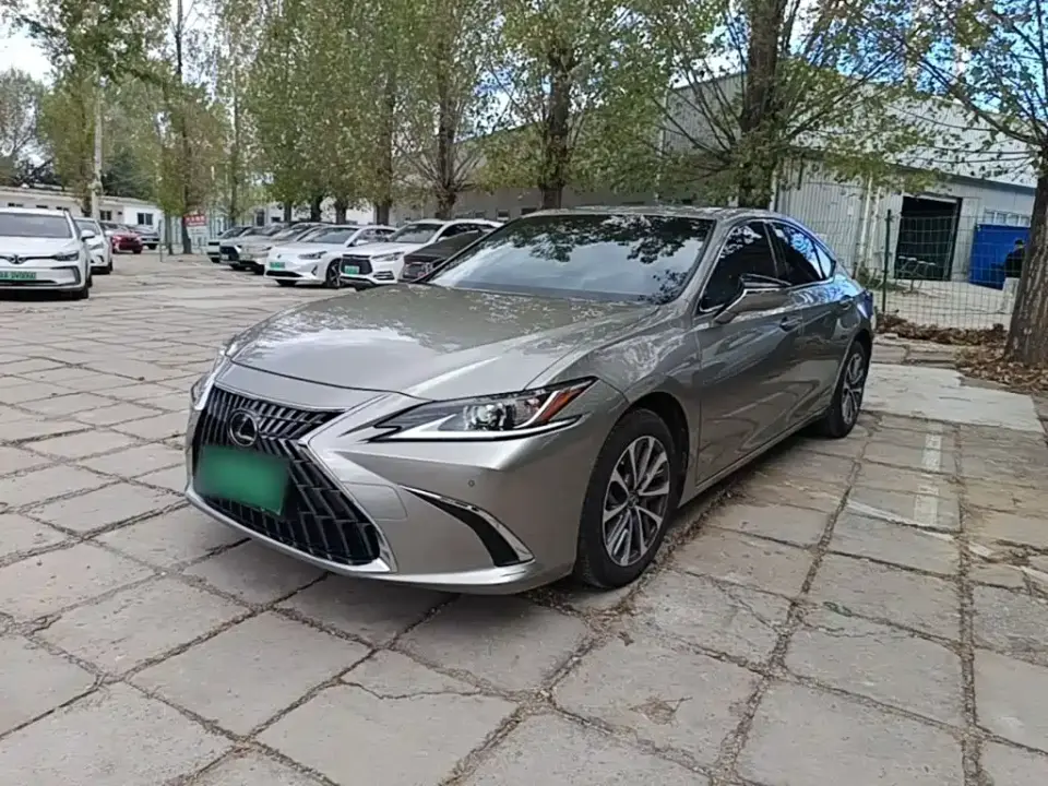 Lexus ES 200 Excellence Edition 2024