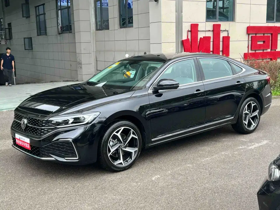 Volkswagen Passat Outstanding Edition 380TSI Starlight Dragon Soaring Version 2026