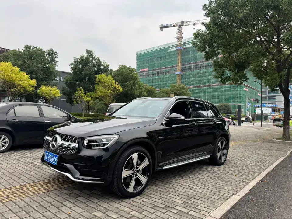Mercedes-Benz GLC-Class Model GLC 300 L 4MATIC Dynamic Edition 2022