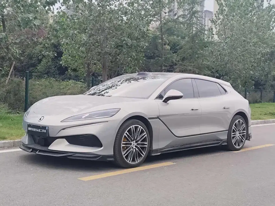 Denza Z9GT Model Flash Charge Flagship Edition 2026