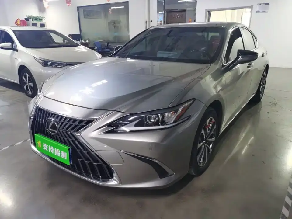 Lexus ES 200 Excellence Edition 2022