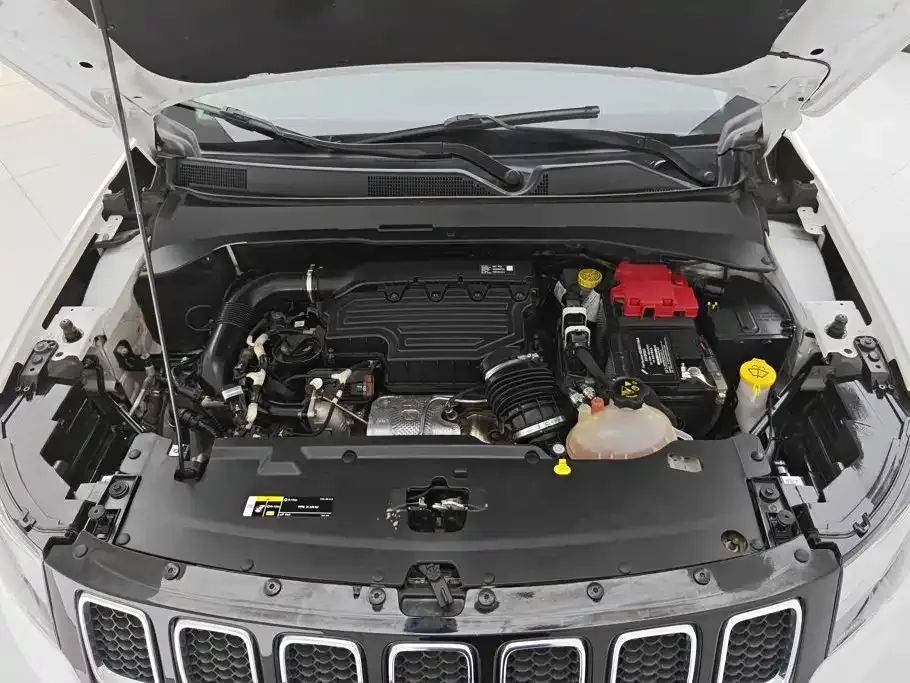 Jeep Compass 220T Automatic Joy Edition 2020 — фото 10