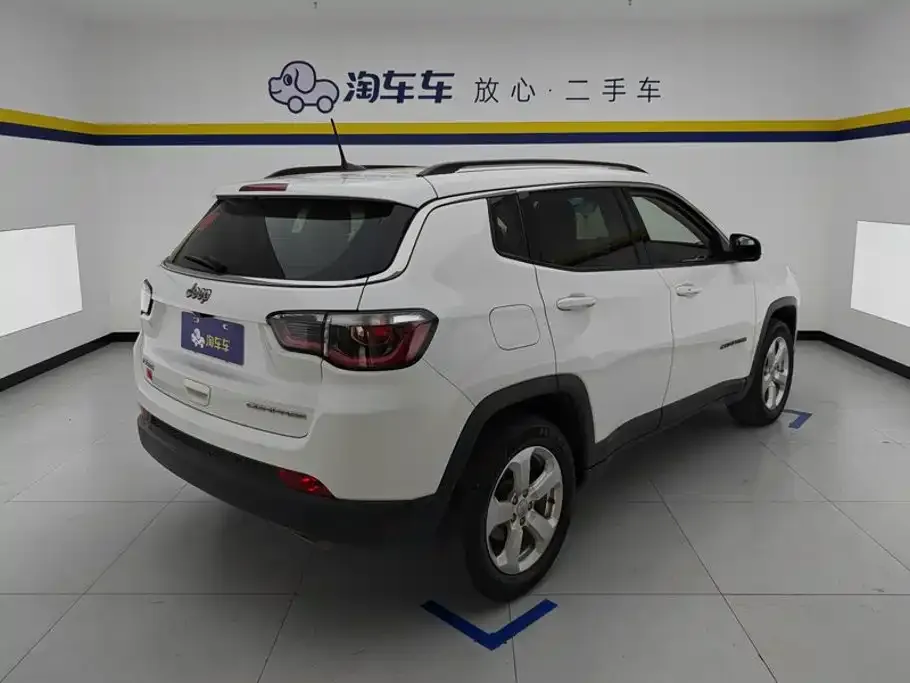 Jeep Compass 220T Automatic Joy Edition 2020 — фото 3