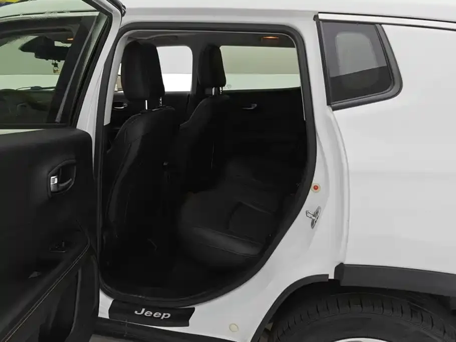 Jeep Compass 220T Automatic Joy Edition 2020 — фото 11
