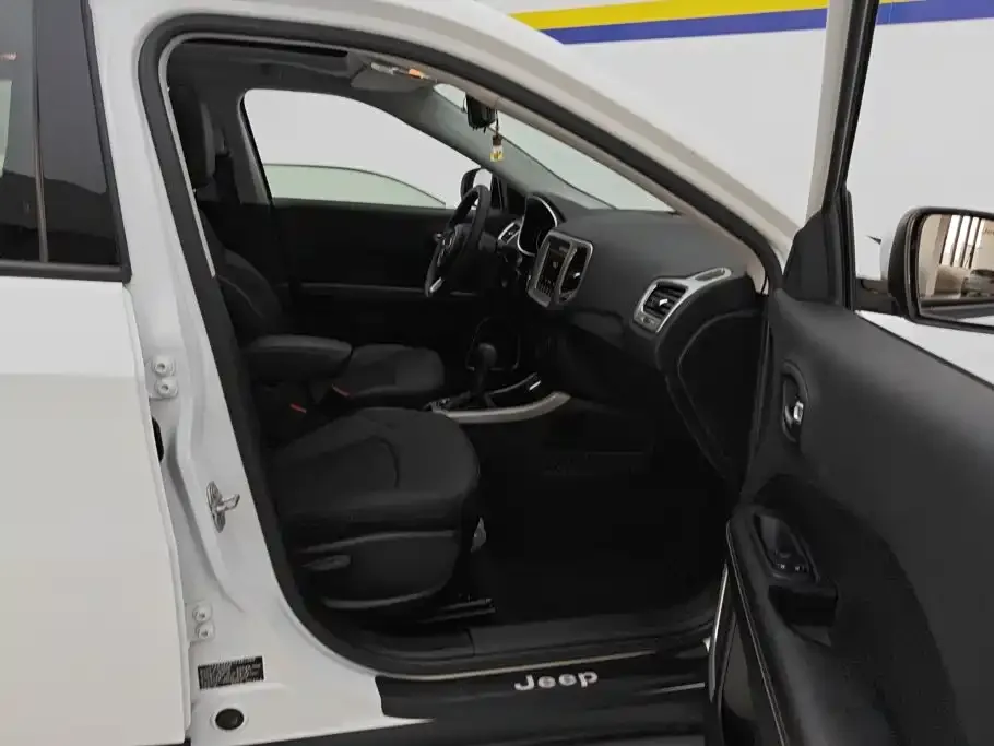 Jeep Compass 220T Automatic Joy Edition 2020 — фото 8
