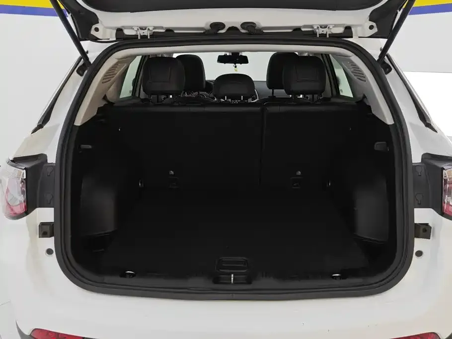 Jeep Compass 220T Automatic Joy Edition 2020 — фото 4