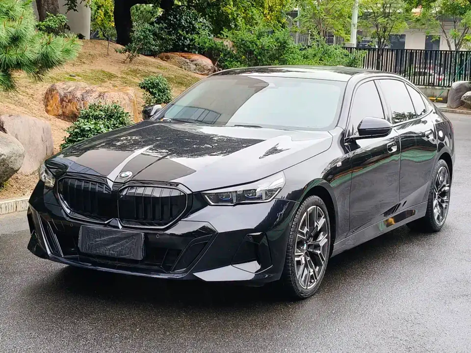 BMW 5 Series 530Li Leading M Sport Package 2025