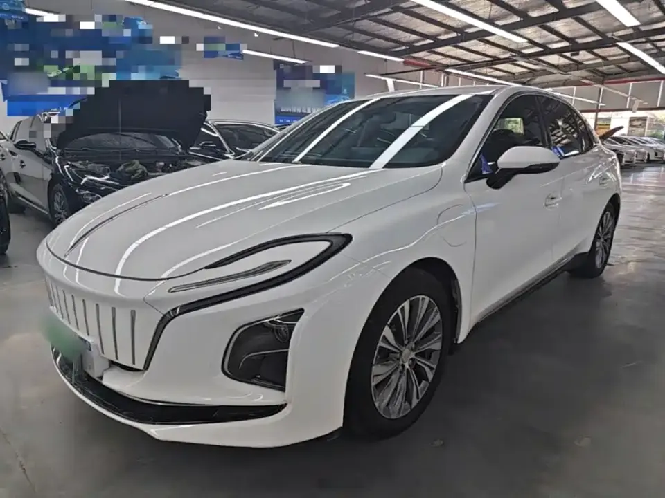 Hongqi E-QM5 Model 450km Travel Edition 2024