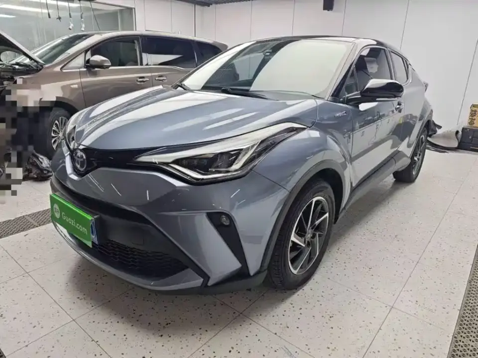 Toyota C-HR Dual Engine 2.0L E-CVT Luxury Edition 2022