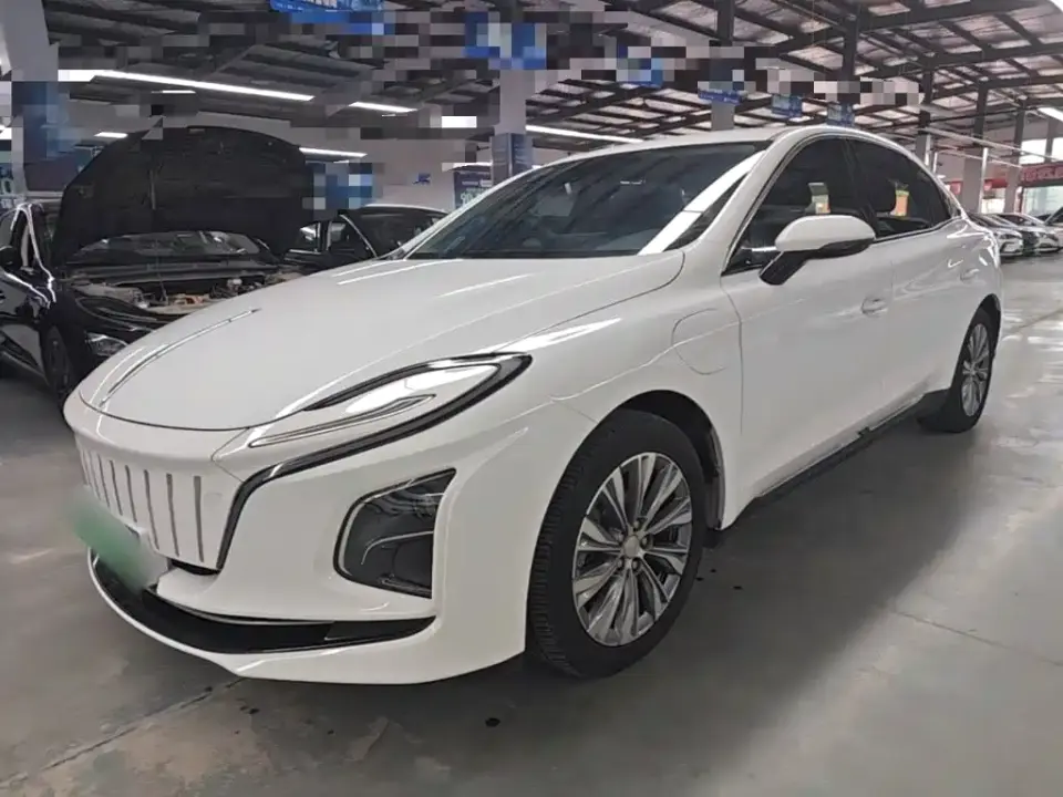 Hongqi E-QM5 Model 450km Travel Edition 2024