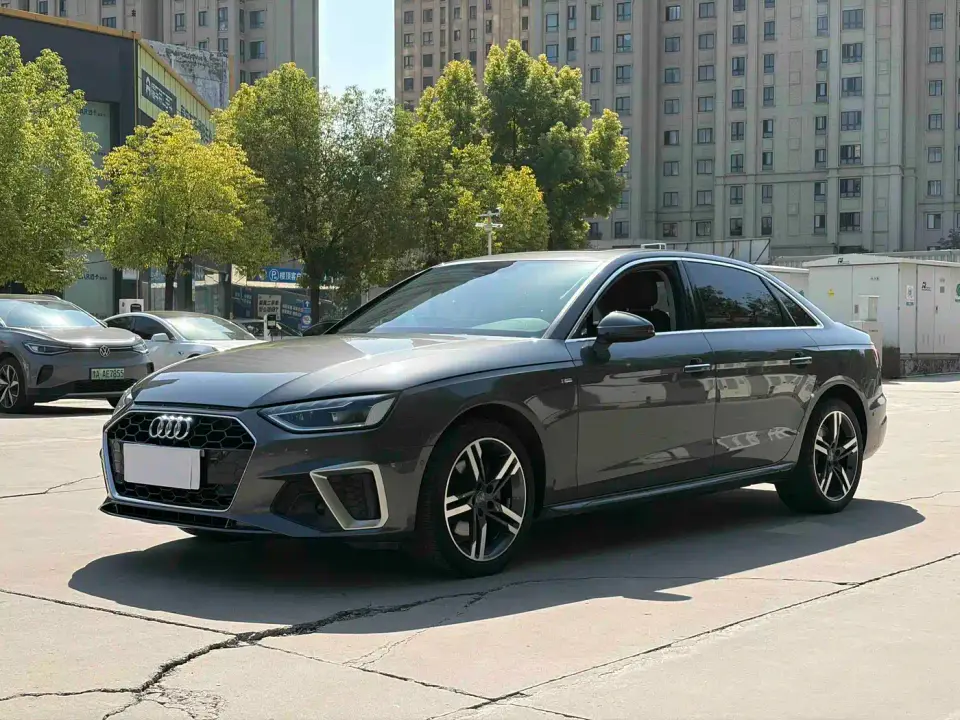 Audi A4L 40 TFSI Luxury Dynamic 2021