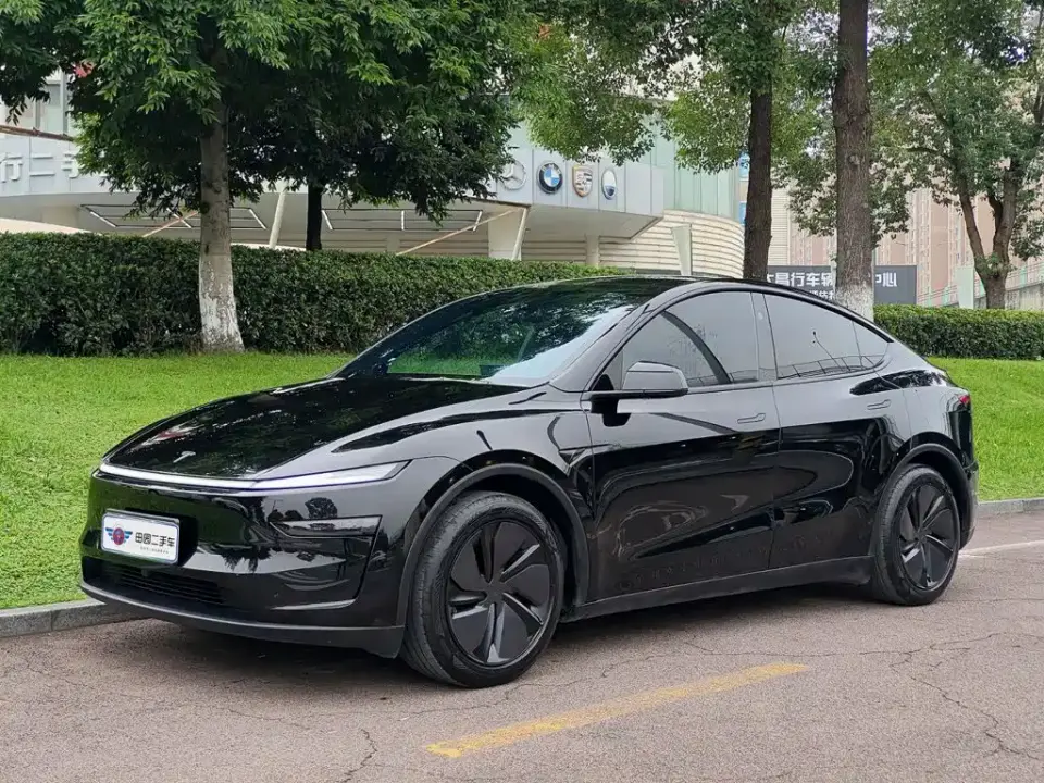 Tesla Model Y Rear-Wheel Drive 2026