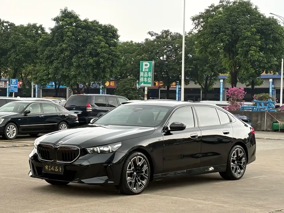 BMW 5 Series 530Li Exclusive M Sport Package 2026