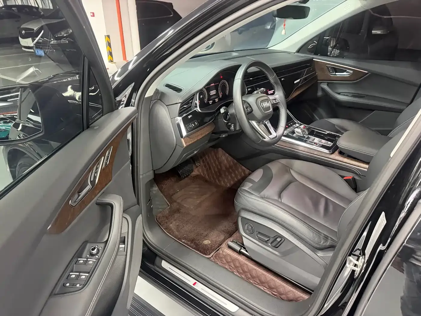 Audi Q7 45 TFSI quattro S line Black Warrior 2024 — фото 4