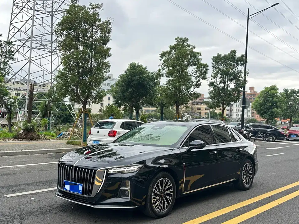 Hongqi H5 2.0T Automatic Smart Connect Flag Smooth Edition 2024