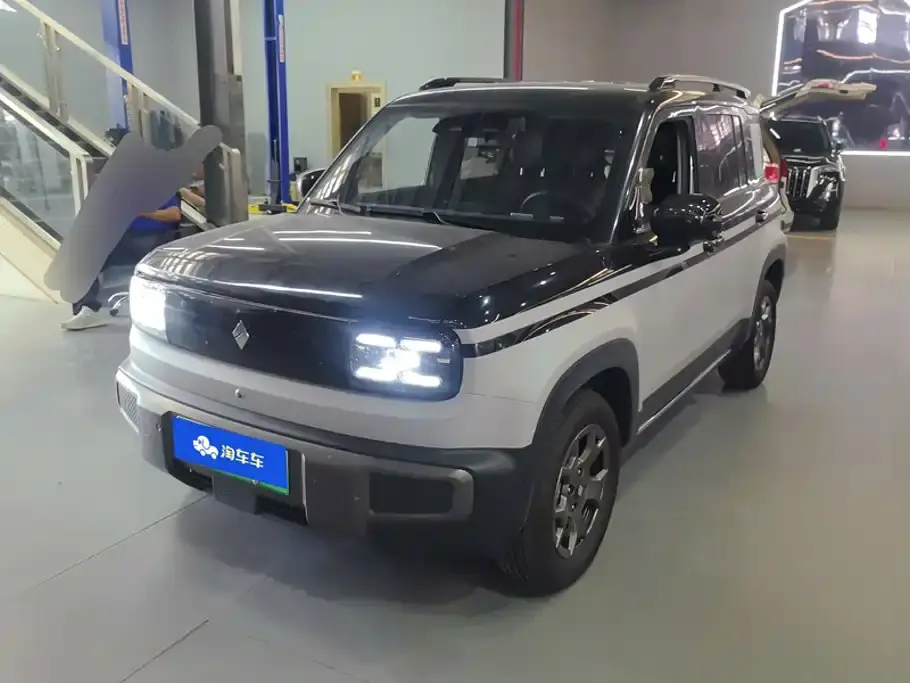 Baojun Yueye Plus Smart Premium 4-Seater 2024