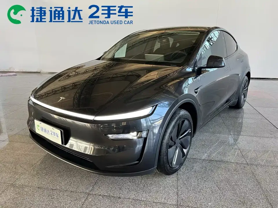 Tesla Model Y Rear-Wheel Drive 2025