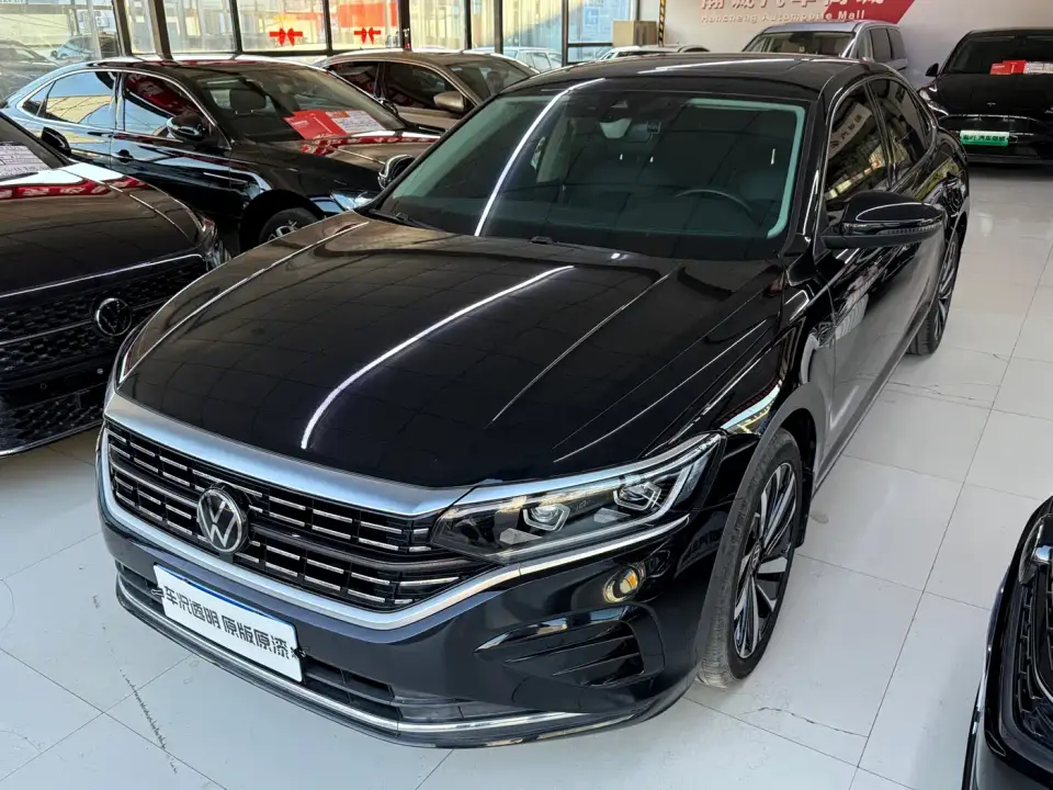 Volkswagen Passat 380TSI Luxury Edition 2022