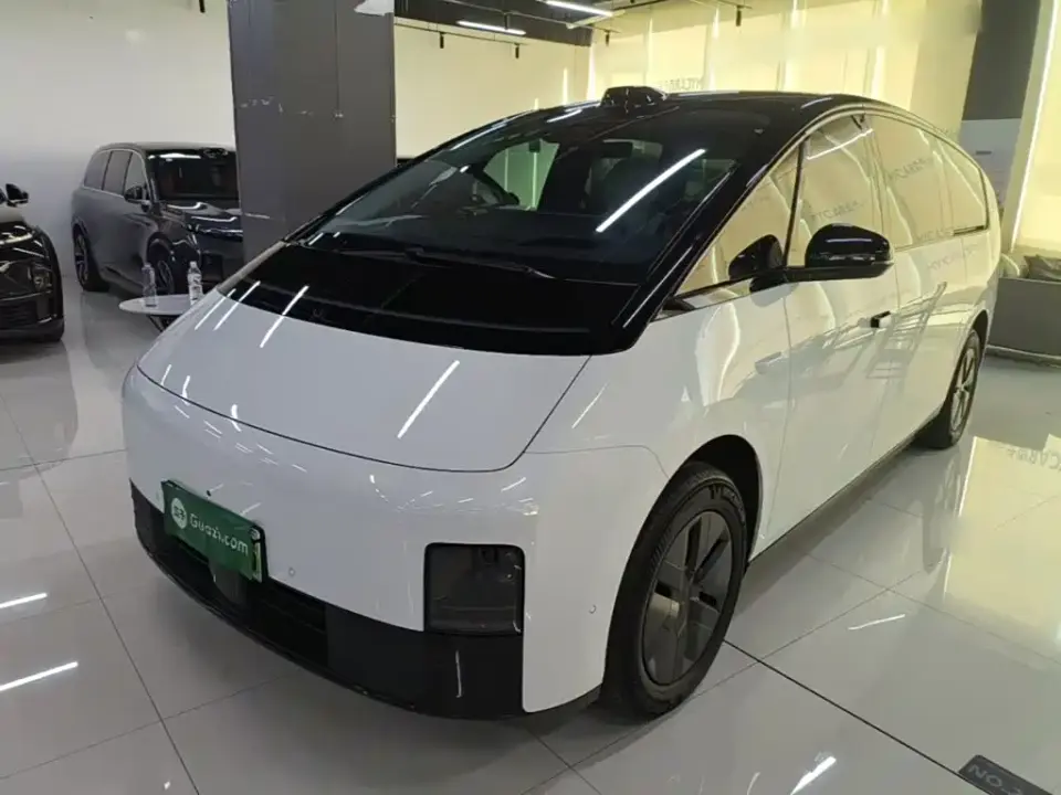 Li Auto MEGA Ultra 2024