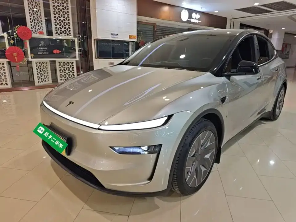 Tesla Model Y L Facelift Long Range AWD 2025