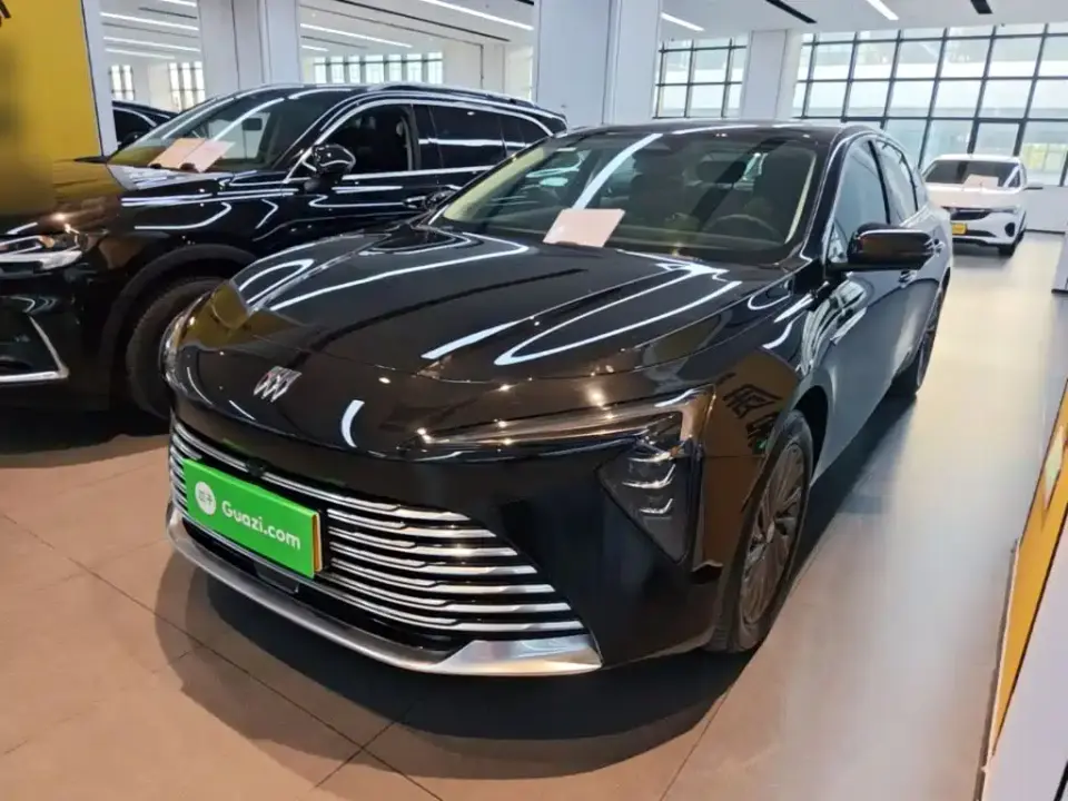 Buick LaCrosse Model 28T Platinum Edition 2025