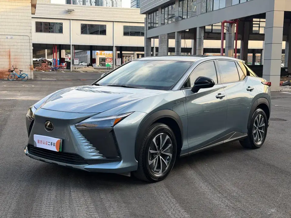 Lexus RZ 450e 4WD Deluxe 2023