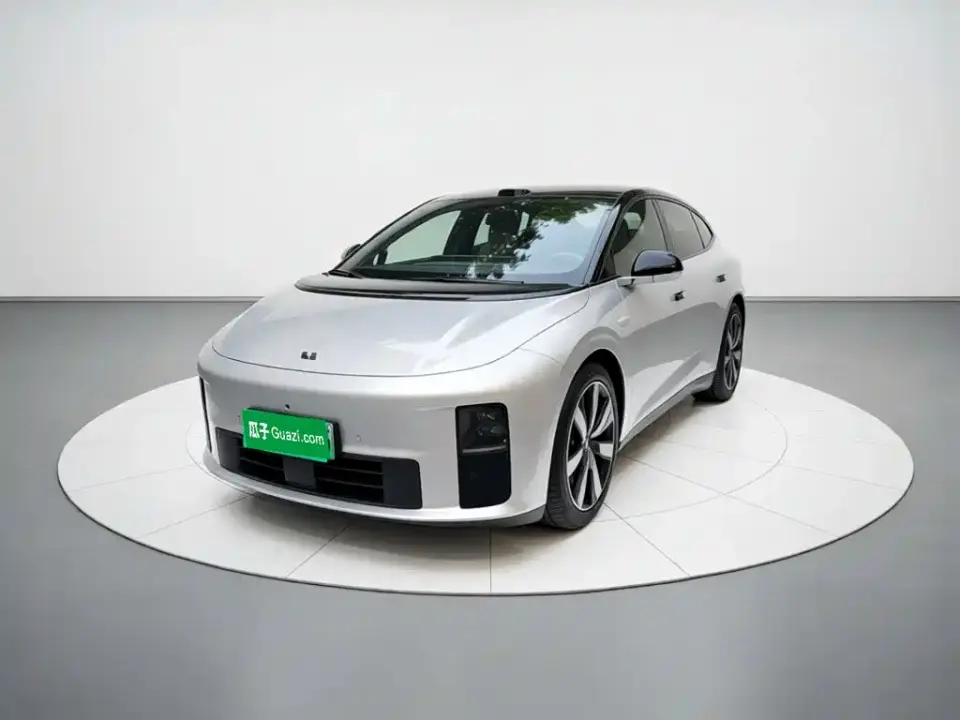 Li Auto i6 4WD Base Model 2025