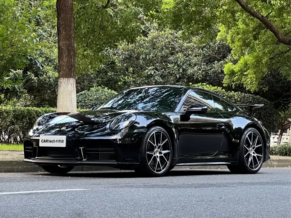 Porsche 911 Carrera 3.0T 2025