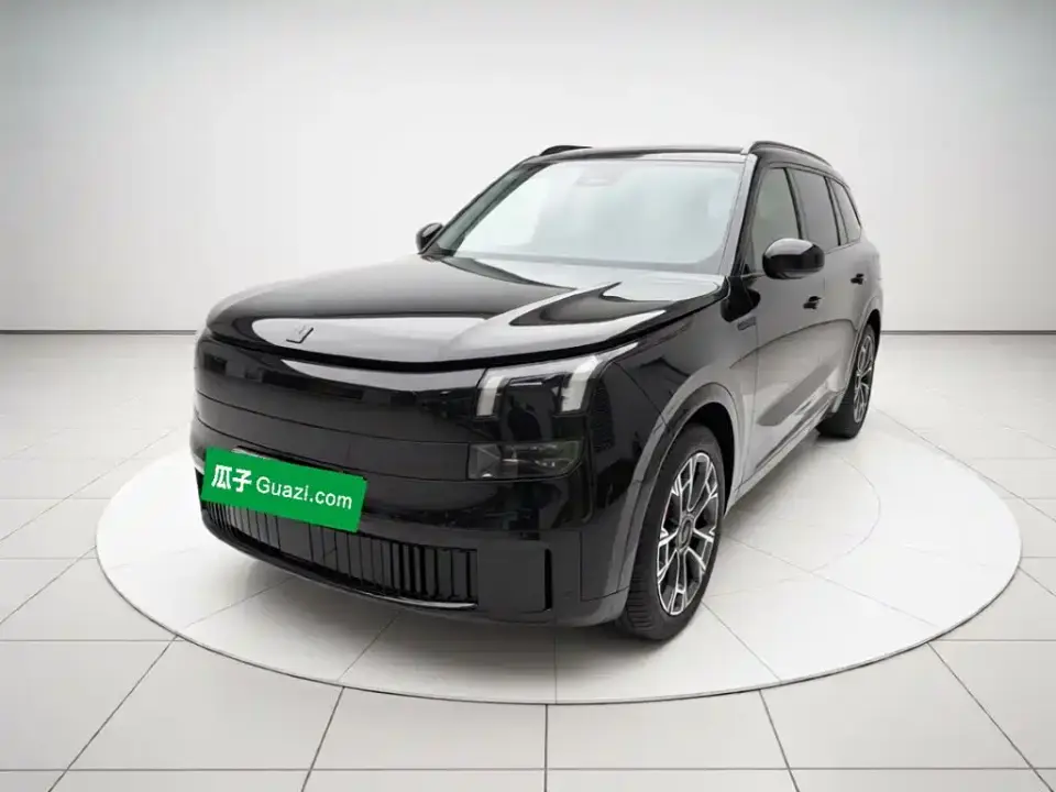 Lynk & Co 900 2.0T Ultra 2025